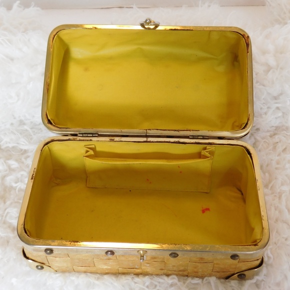 LOVING THE VINTAGE BAGS - Picture 8 of 8